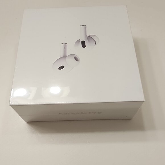 1X APPLE AIRPODS PRO 2nd Generation w/ MagSafe (USB-C) MTJV3LL/A *SEALED* - Picture 4 of 6